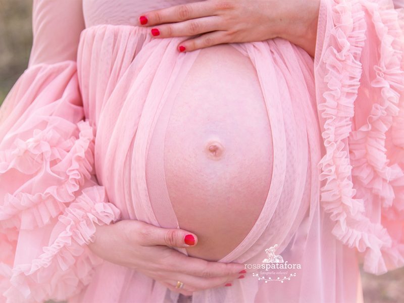 Fotógrafa de embarazadas en Granada en exteriores