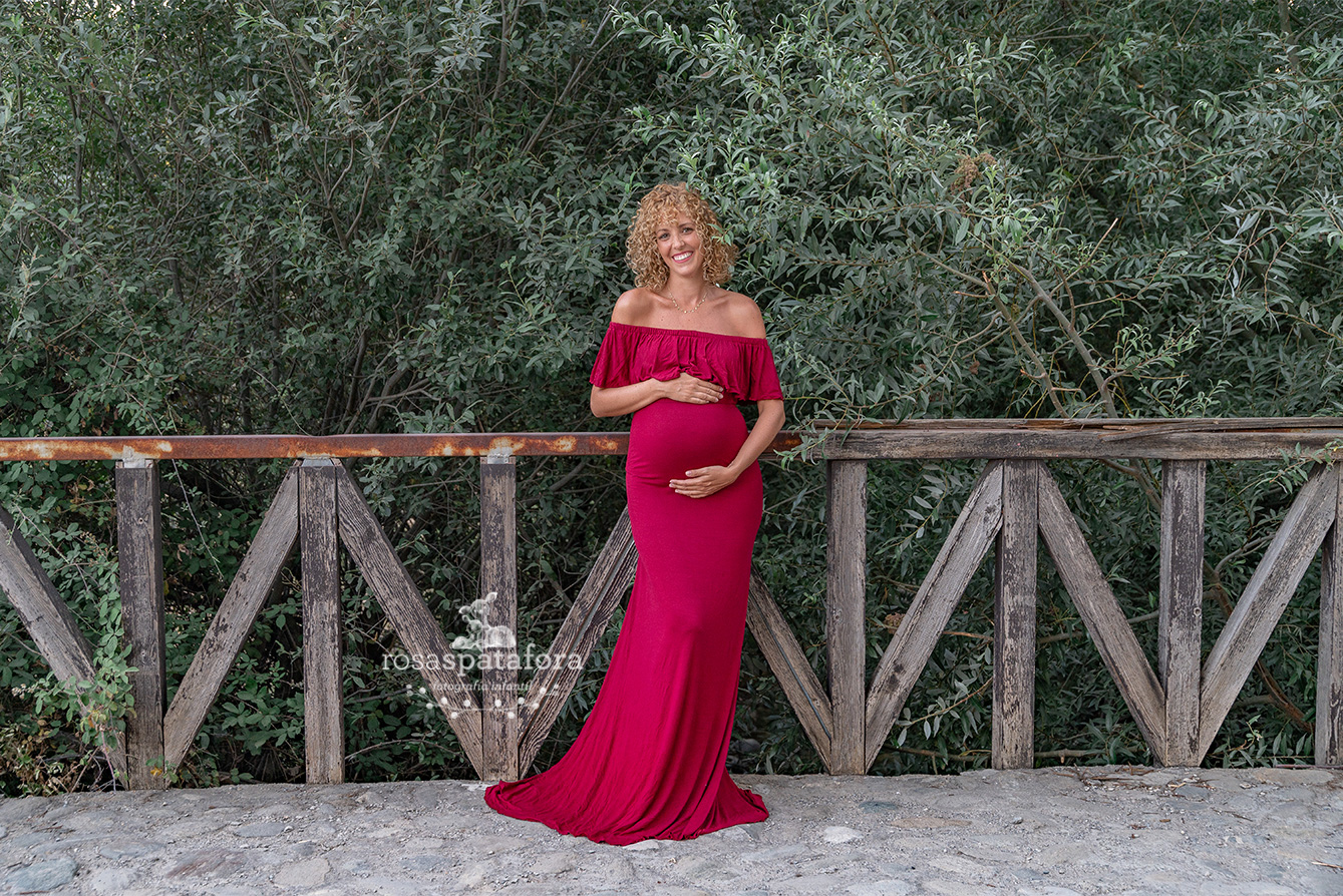 Sesión de fotos de embarazo en Granada en exteriores