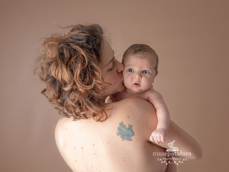 Sesión de fotos de bebé en Granada en estudio fotográfico